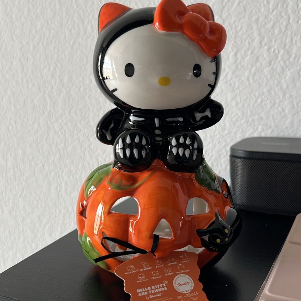 Hello kitty Halloween ceramic